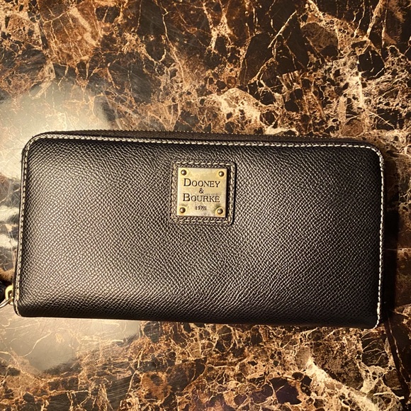 Dooney & Bourke